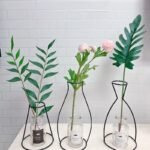 ajoutez de lelegance avec notre vase en metal pour fleurs home decor 863 1