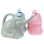 arrosoir elephant mignon sur pour arroser vos plantes avec soin 695 1