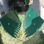 Outil de râteau à main durable pour un nettoyage facile des feuilles et de l&rsquo;herbe.