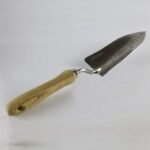ergonomic stainless steel weeder with wooden handle 184 1