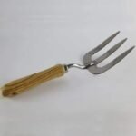 ergonomic stainless steel weeder with wooden handle 306 1