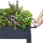 jardin sureleve en metal avec roues et etagere pratique black raised beds 536 1
