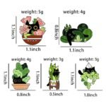 Jolie épingle émaillée De Chaton Dans Une Plante Décorative