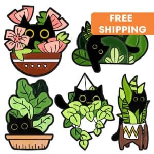 Jolie épingle émaillée De Chaton Dans Une Plante Décorative