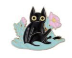 Jolie épingle émaillée De Chaton Dans Une Plante Décorative