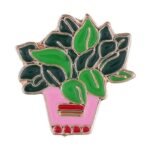 Jolie épingle émaillée De Chaton Dans Une Plante Décorative
