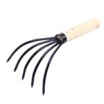 rateau durable en metal pour travailler efficacement le sol rake 424 1