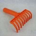 rateau leger a neuf dents pour desherbage et aeration du jardin rake 390 1
