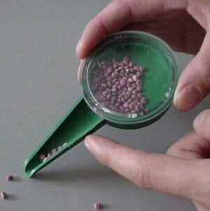 Semoir à Graines Vert Transparent Pour Un Espacement Idéal
