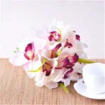 Bouquet De Fleurs Fraîches Pour Toutes Occasions - Blanc Et Violet