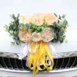 capot fleur pour voiture de mariage fleurs elegantes jaune 520 1