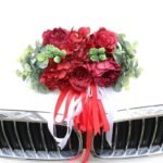 capot fleur pour voiture de mariage fleurs elegantes rouge fonce 673 1