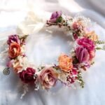 couronne de fleurs pour mariage elegante et fleurie 5 704 1