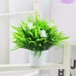 Fausse Petite Plante Décorative Pour Un Intérieur Agréable