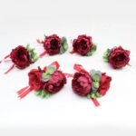 fleurs de mariage pour voiture elegante et memorable rouge fonce 700 1