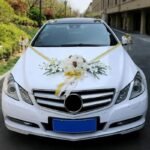 fleurs de voiture pour un mariage elegant or 648 1