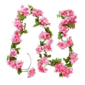 guirlande de fausses fleurs pour une deco raffinee rose fonce de fleur 719 1