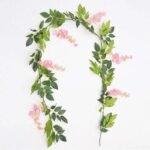 guirlande de fleurs artificielles pour une decoration elegante 885 1