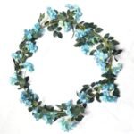 guirlande de roses elegante pour embellir votre espace bleu de rose 907 1