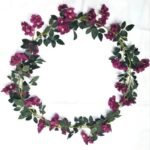 guirlande de roses elegante pour embellir votre espace violet de rose 905 1