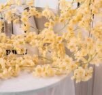 guirlande fleurs de cerisier pour decoration elegante fleurs 599 1