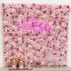 Mur De Fleurs Avec Des Fleurs Roses éblouissantes