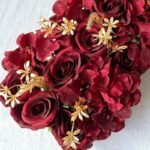 mur de fleurs avec rouge decoration eclatante 627 1