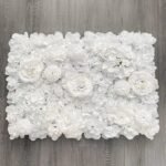 mur de fleurs en blanc pour une decoration elegante 678 1