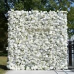 mur de fleurs en blanc pour une decoration elegante 714 1