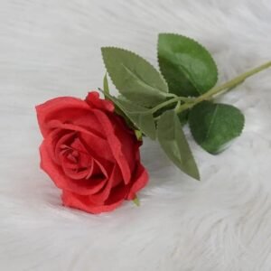 rose rouge artificielle pour deco elegante 777 1